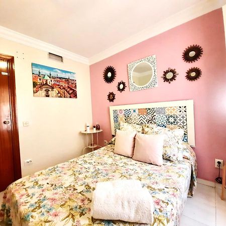 Budget And Cute Rooms With Balcony Sevilla Center エクステリア 写真