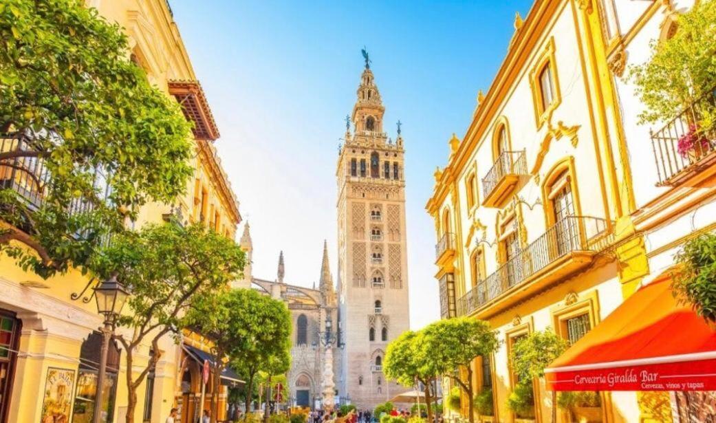 Budget And Cute Rooms With Balcony Sevilla Center エクステリア 写真