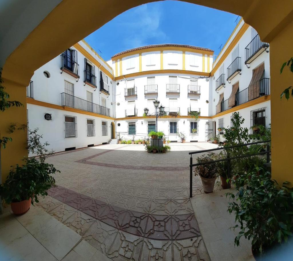 Budget And Cute Rooms With Balcony Sevilla Center エクステリア 写真