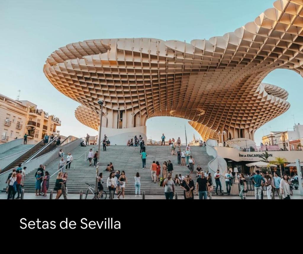 Budget And Cute Rooms With Balcony Sevilla Center エクステリア 写真