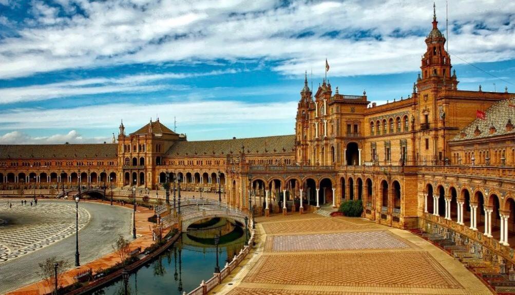 Budget And Cute Rooms With Balcony Sevilla Center エクステリア 写真