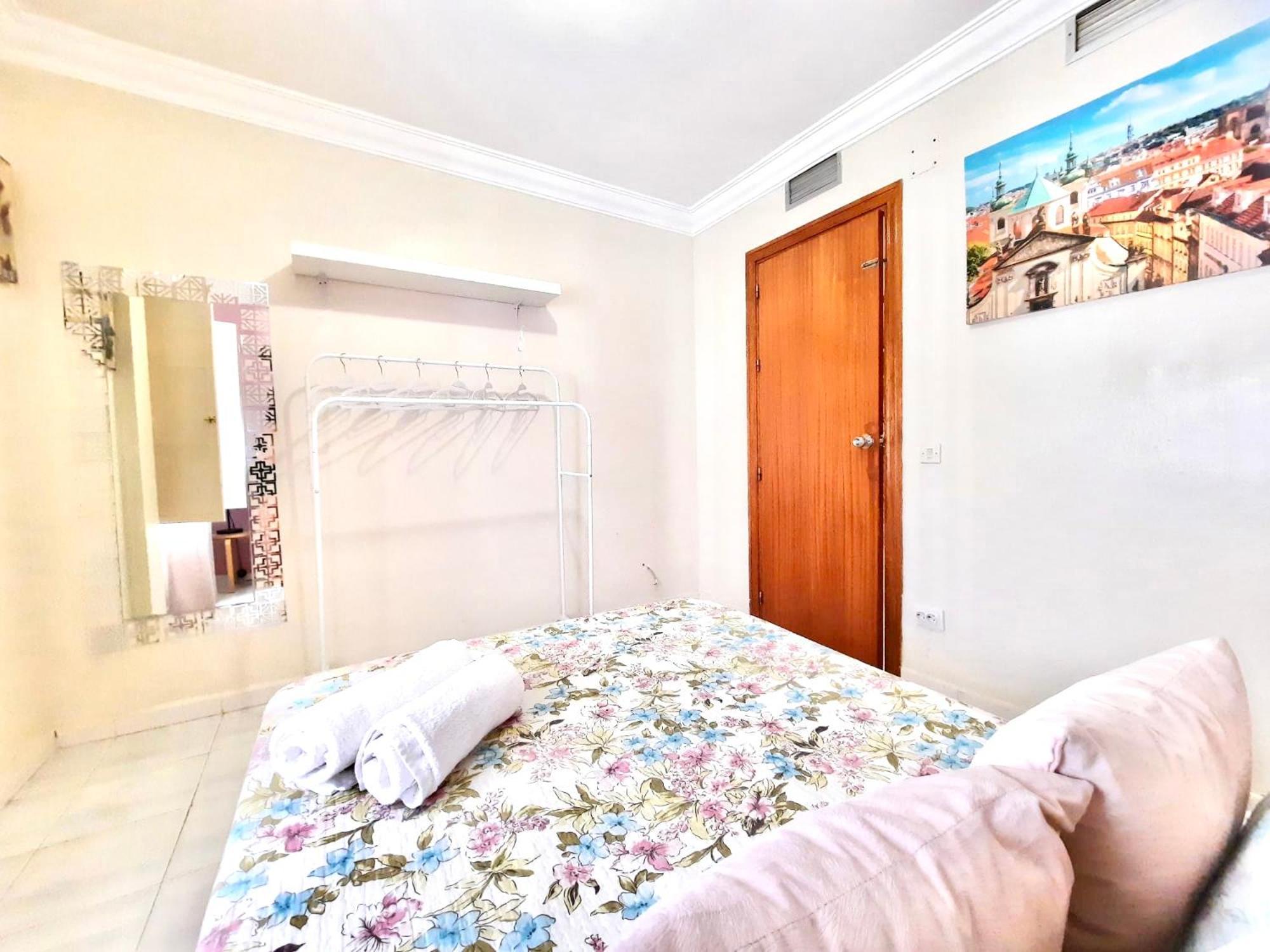 Budget And Cute Rooms With Balcony Sevilla Center エクステリア 写真
