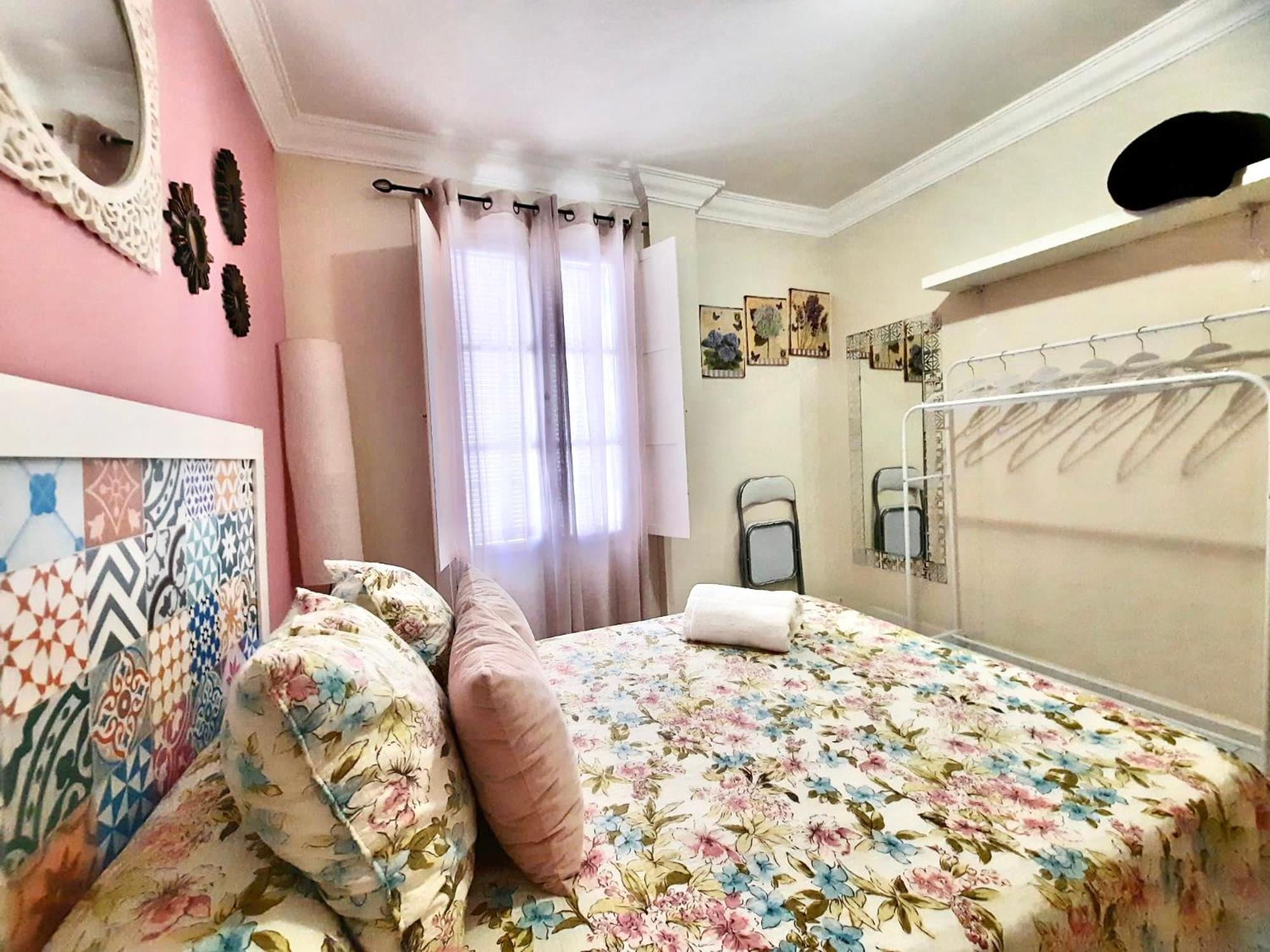 Budget And Cute Rooms With Balcony Sevilla Center エクステリア 写真