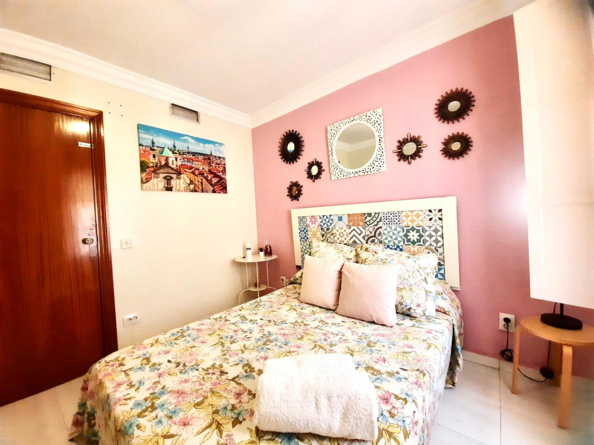 Budget And Cute Rooms With Balcony Sevilla Center エクステリア 写真