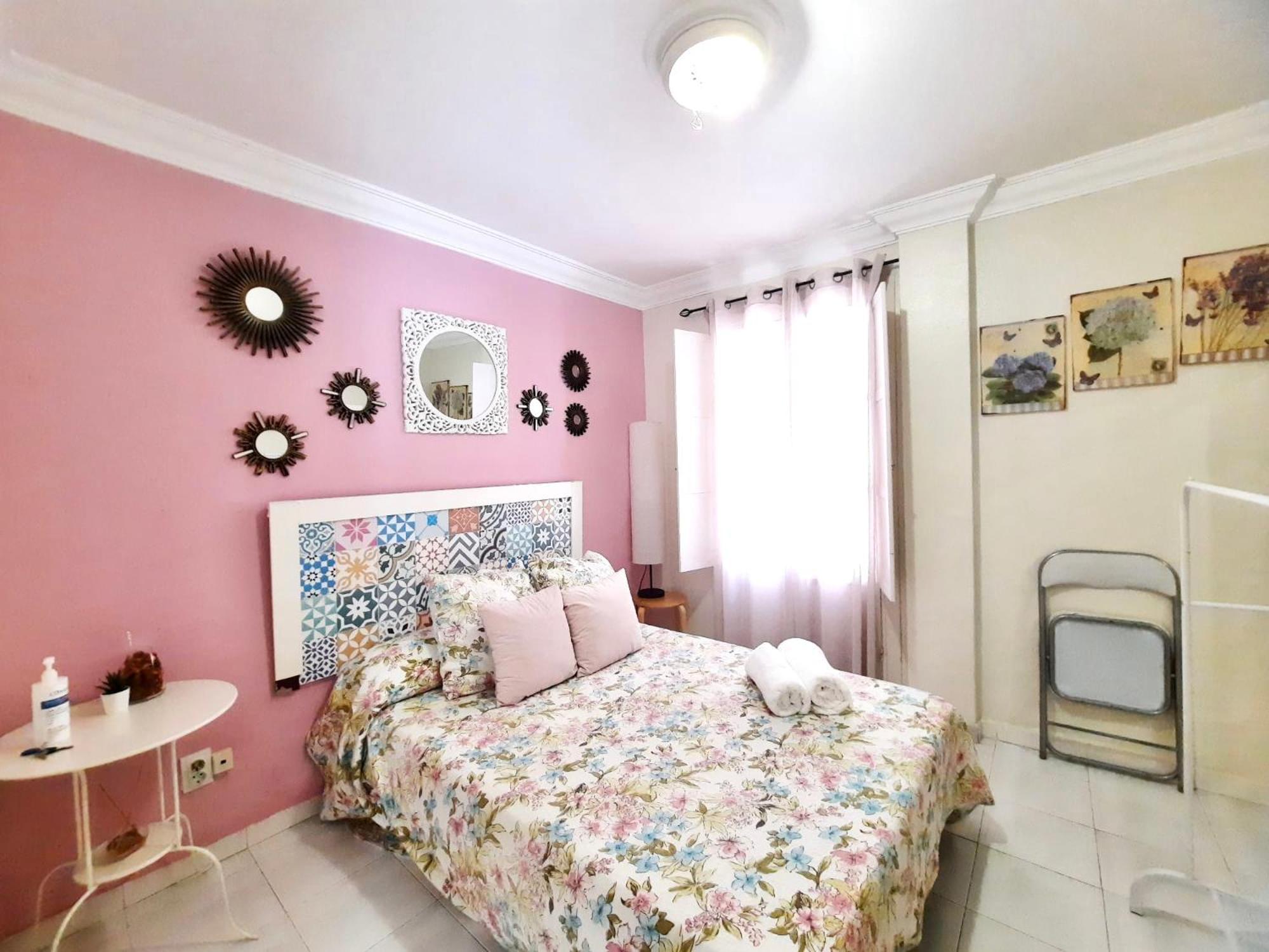Budget And Cute Rooms With Balcony Sevilla Center エクステリア 写真