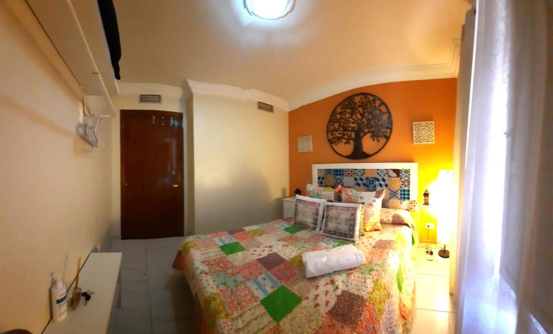 Budget And Cute Rooms With Balcony Sevilla Center エクステリア 写真