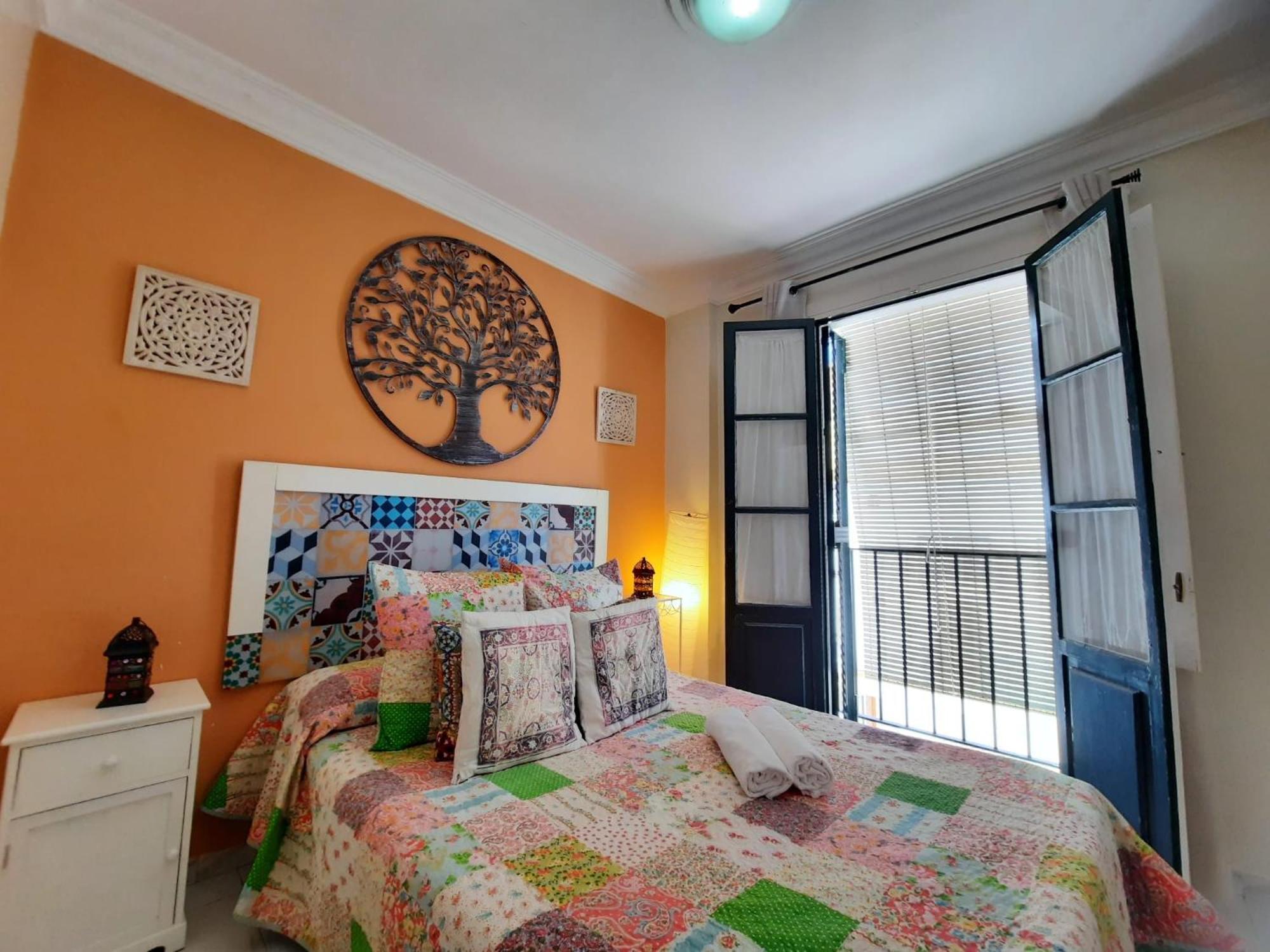 Budget And Cute Rooms With Balcony Sevilla Center エクステリア 写真
