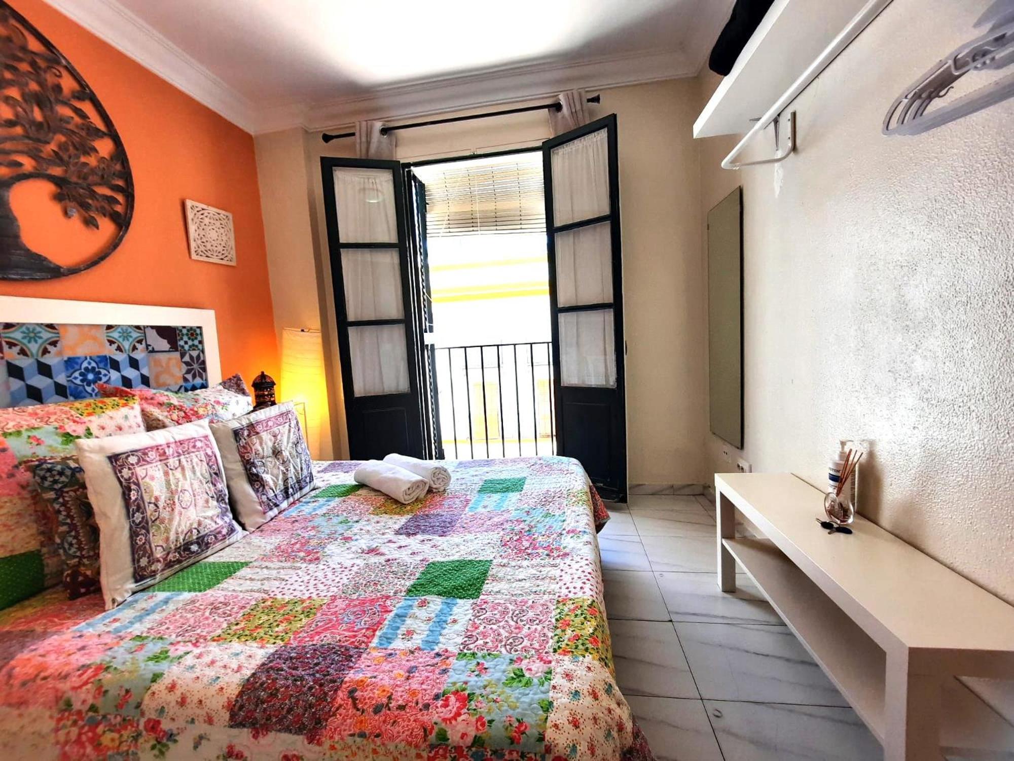 Budget And Cute Rooms With Balcony Sevilla Center エクステリア 写真