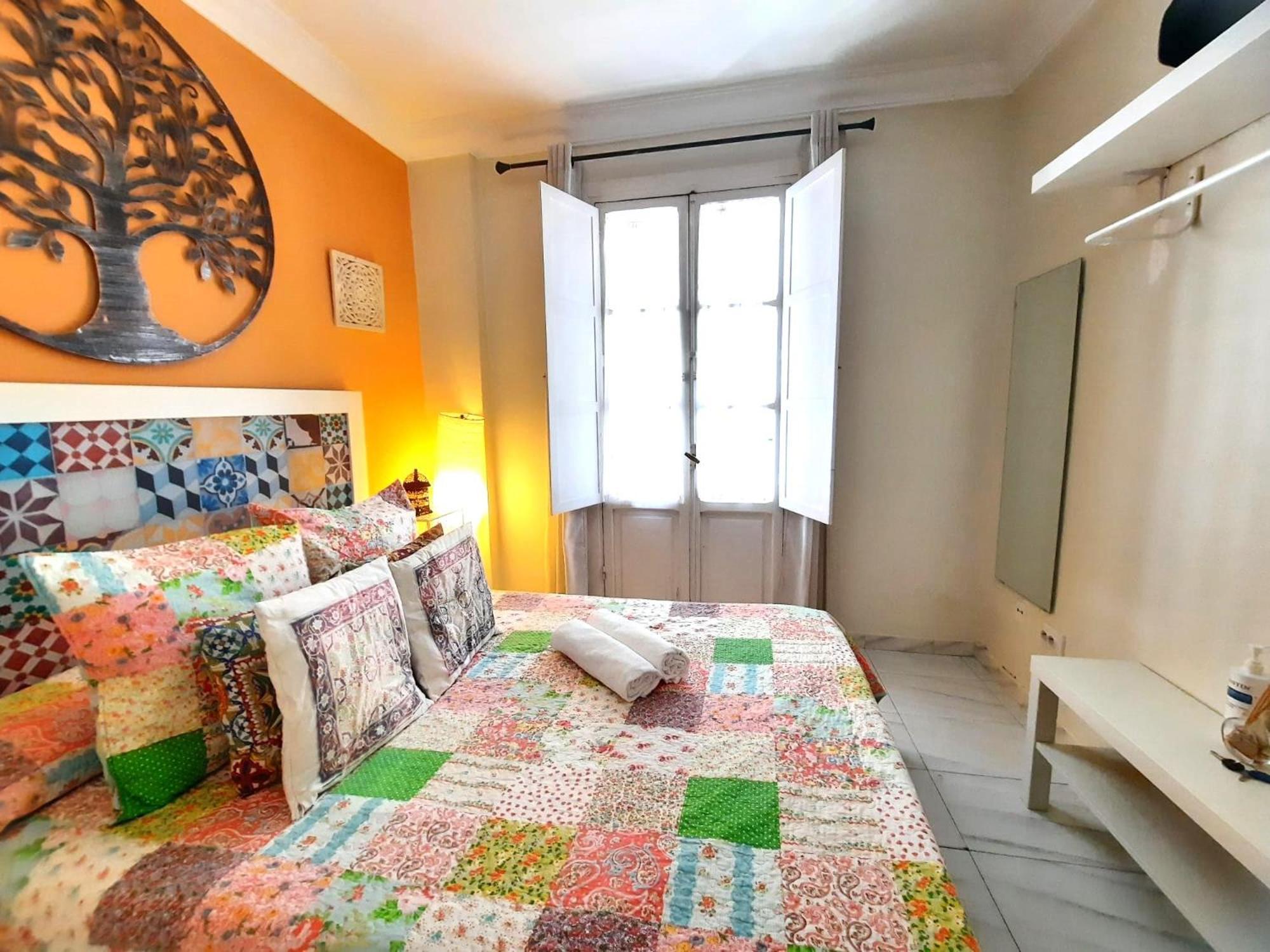 Budget And Cute Rooms With Balcony Sevilla Center エクステリア 写真