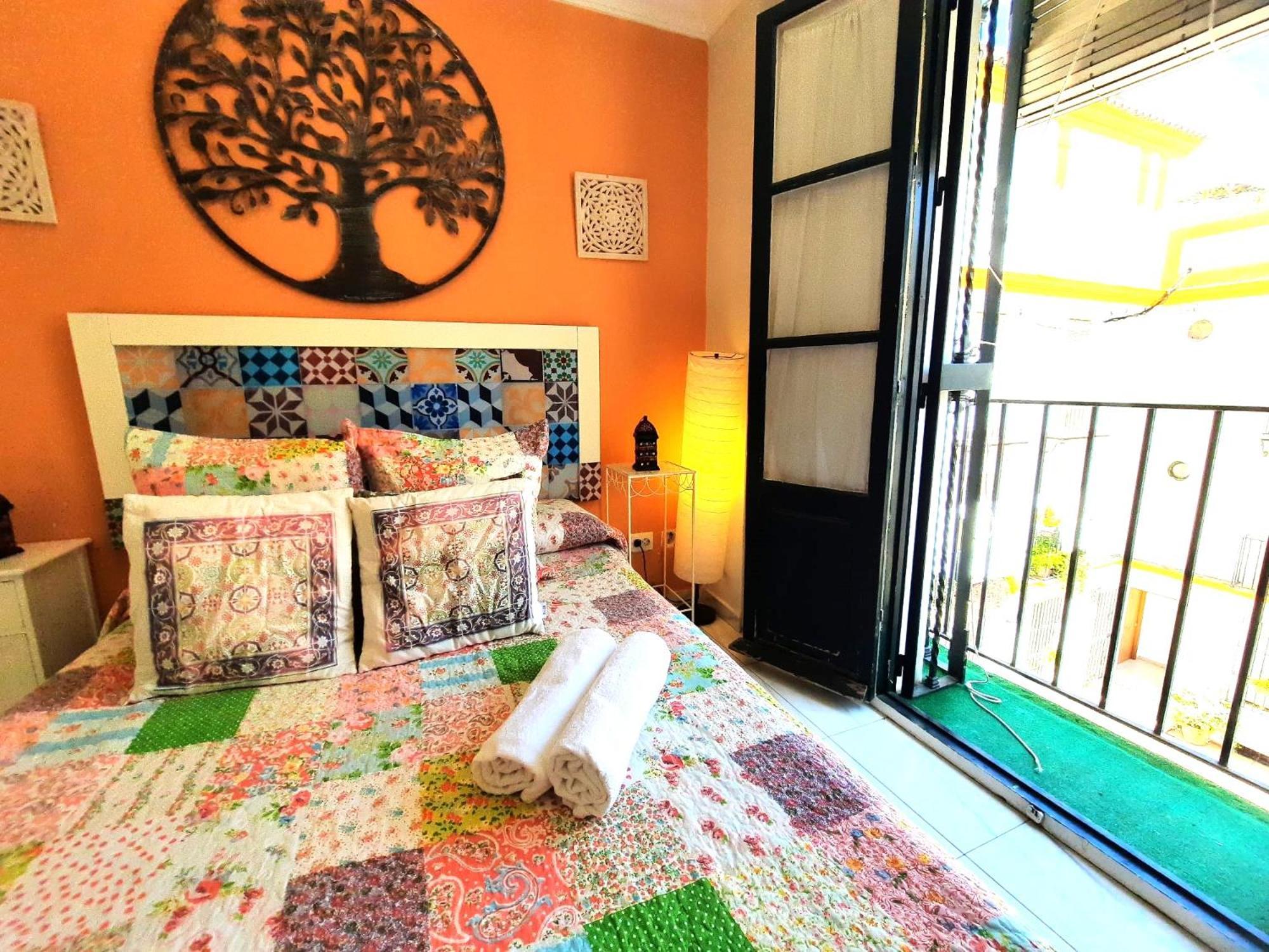 Budget And Cute Rooms With Balcony Sevilla Center エクステリア 写真