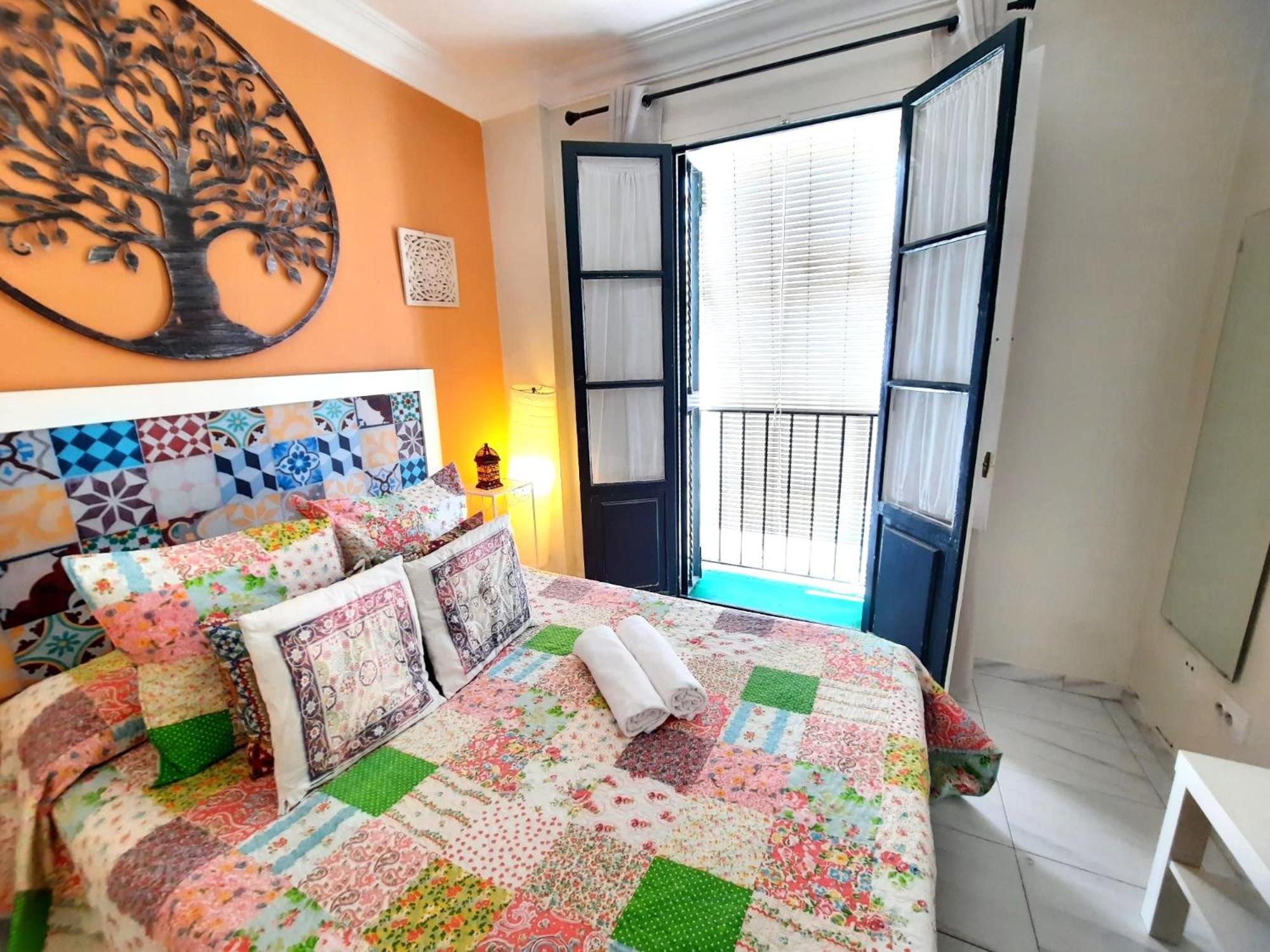 Budget And Cute Rooms With Balcony Sevilla Center エクステリア 写真